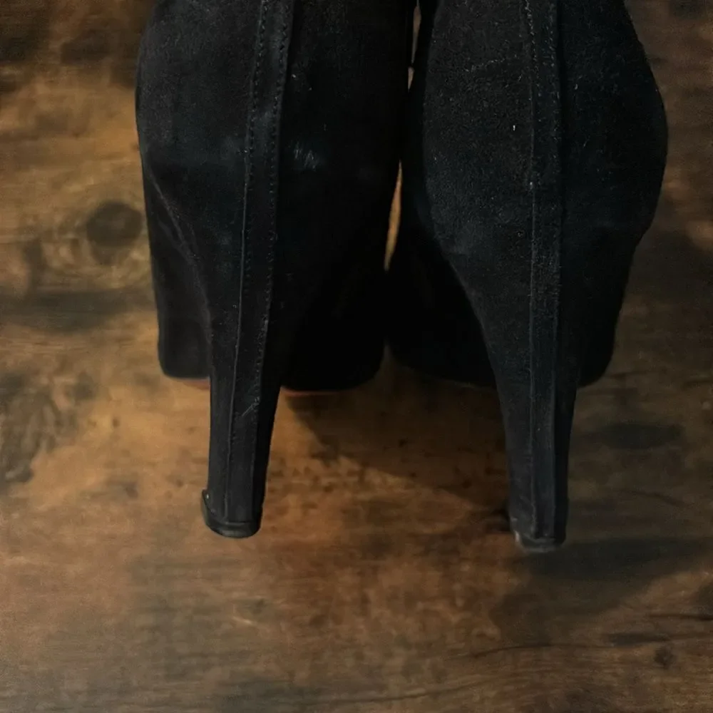 Authentic CHRISTIAN LOUBOUTIN Morphing Ankle Booties Size 37